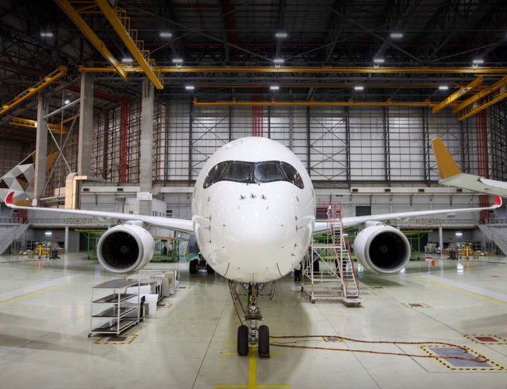 Etihad Airways Engineering launches A350 maintenance services low res.jpg